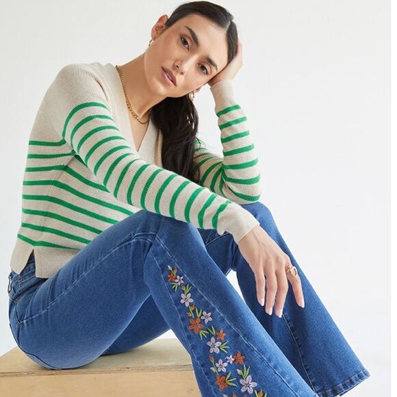 Francesca’s Karsyn Beige & Green Striped Henley Pullover Long Sleeve Size S - Picture 3 of 9